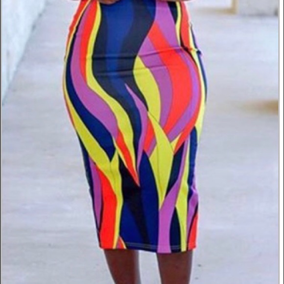 Dresses & Skirts - (Closet Closing)Brand new multi colored slim skirt